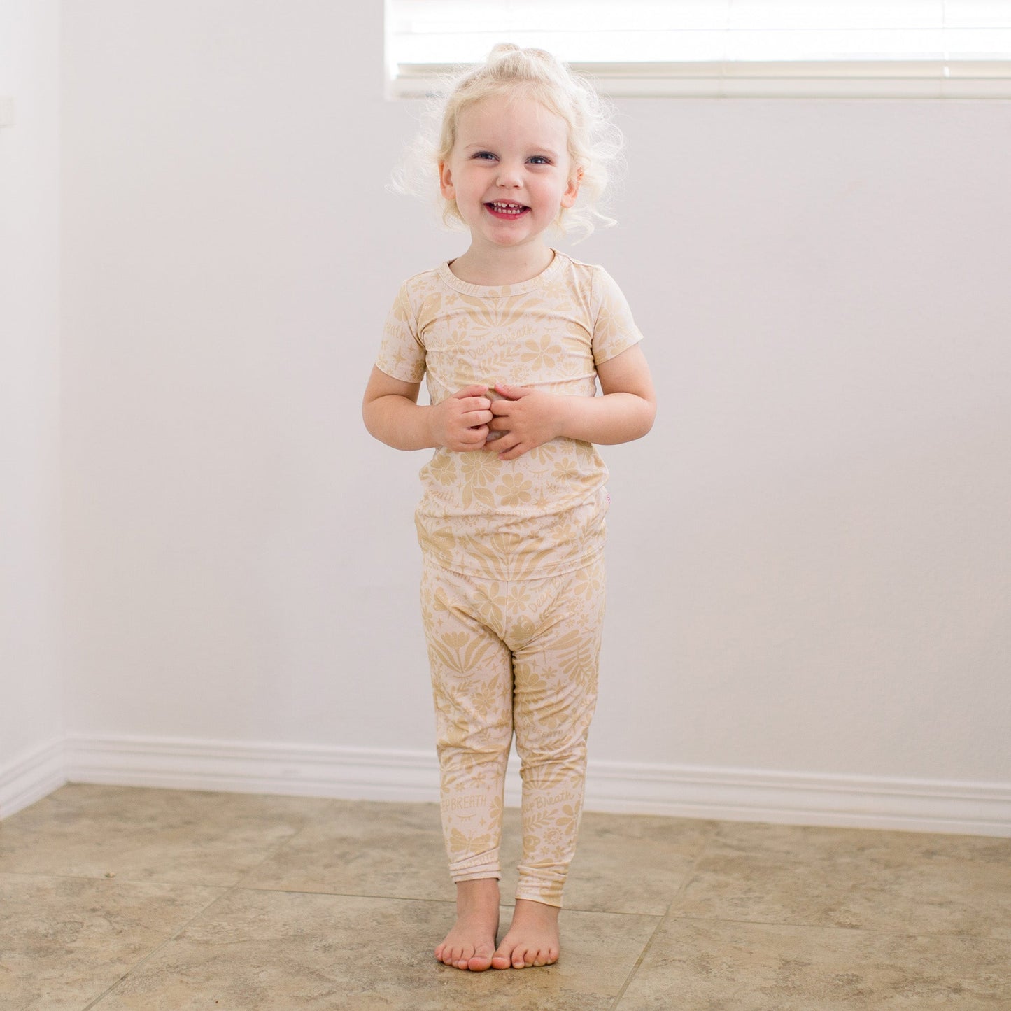 The Second-Skin 2-Piece Short Sleeve Pajama | Om Baby (Beige)